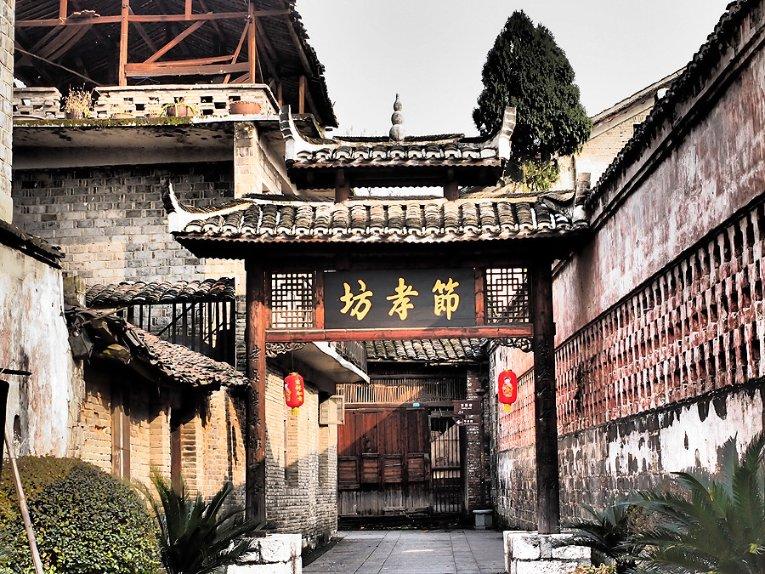 前苏联加盟共和国,独立后望洋兴叹,距海边不到100米却成内陆国